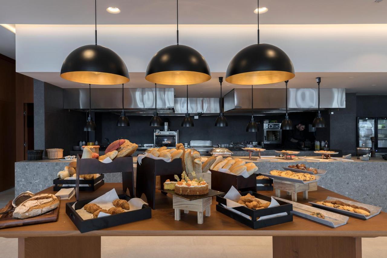 D' Andrea Lagoon All Suites - Adults Only Мармари Экстерьер фото The buffet at the lounge